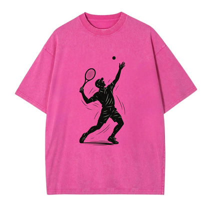 Tennis player serving with powerful form - Vintage T-shirt - Dusty Rose(Rose)