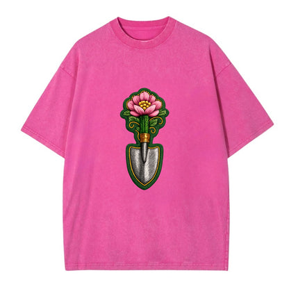 Embroidered patch design - GARDENING TROWEL FLOWER - garden tool with blooming - Vintage T-shirt - Dusty Rose(Rose)