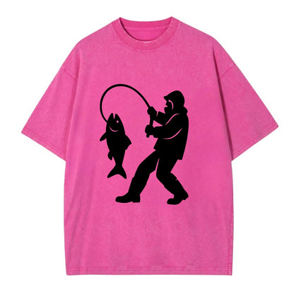 Alaskan fisherman hauling catch - Vintage T-shirt - Dusty Rose(Rose)