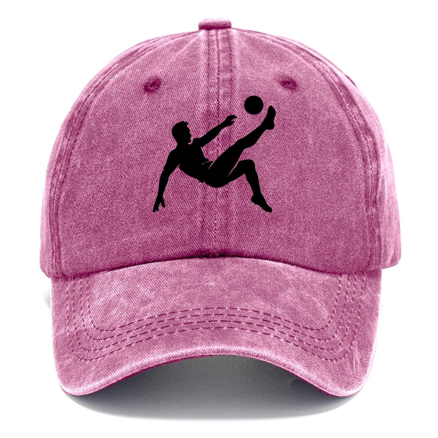 Soccer player kicking ball mid-air - Classic Cap - Dusty Rose(Rose)