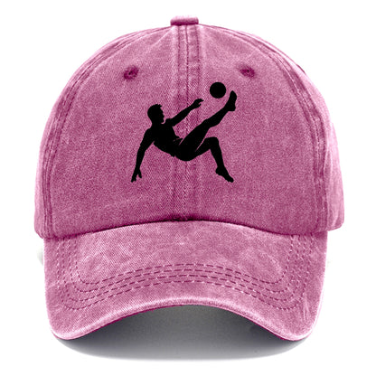 Soccer player kicking ball mid-air - Classic Cap - Dusty Rose(Rose)