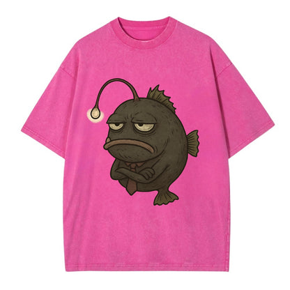 THE ANGLERFISH LURES DISAPPOINTMENT | Dark gray anglerfish with dim light - Vintage T-shirt - Dusty Rose(Rose)