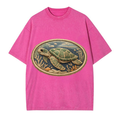 SEA TURTLE - swimming turtle in green and blue , ocean life - Vintage T-shirt - Dusty Rose(Rose)