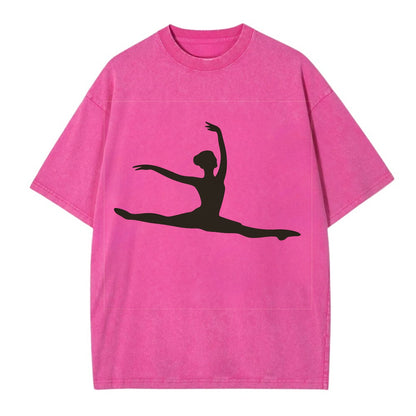 Ballet dancer in grand jete leap - Vintage T-shirt - Dusty Rose(Rose)