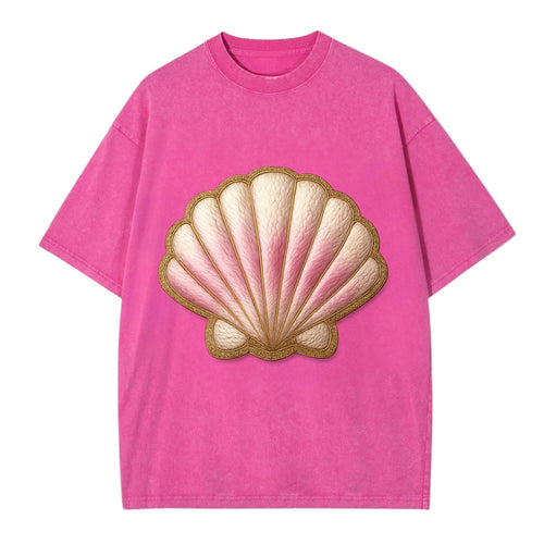 SEASHELL SCALLOP - scallop shell in cream and pink , beach - Vintage T-shirt