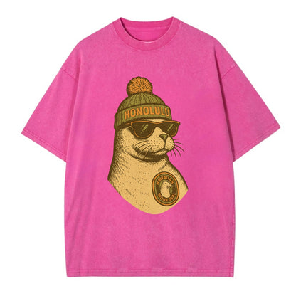 Hawaii Monk Seal wearing Honolulu beanie with pom pom and wayfarer sunglasses - Vintage T-shirt - Dusty Rose(Rose)