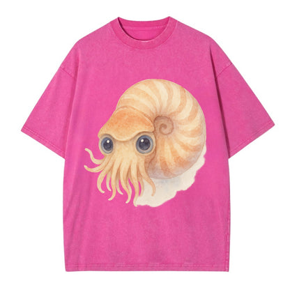 Baby Nautilus - spiral shell, tentacles peeking, ancient eyes, front-facing, - Vintage T-shirt - Dusty Rose(Rose)
