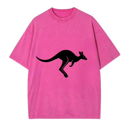 Kangaroo leaping across outback - Vintage T-shirt - Dusty Rose(Rose)