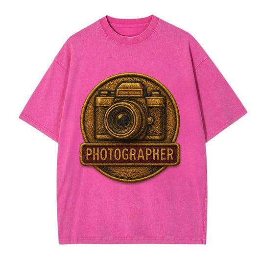 Camera with vintage lens - photographer badge - Vintage T-shirt - Dusty Rose(Rose)
