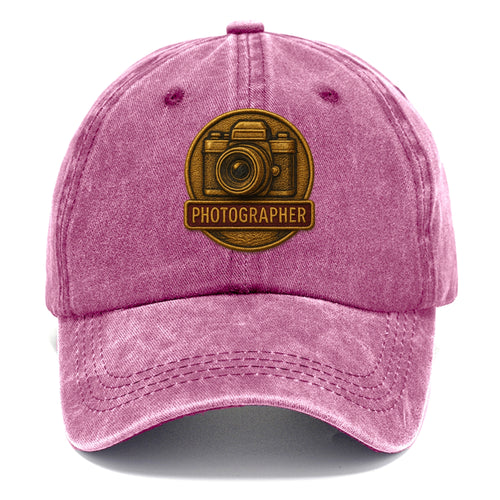 Camera with vintage lens - photographer badge - Classic Cap