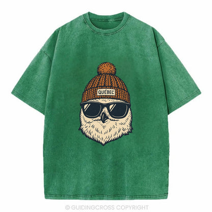 Quebec City Snowy Owl wearing Quebec beanie with pom pom and wayfarer sunglasses - Vintage T-shirt - Forest Mist(Green)