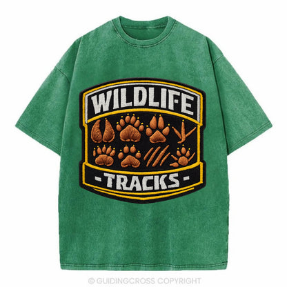 WILDLIFE TRACKS - animal footprints in brown , tracker - Vintage T-shirt - Forest Mist(Green)