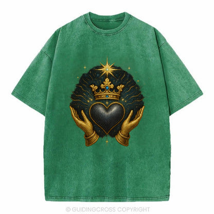 Pearl-studded tiara atop a satin-gunmetal heart supported by elegant opera-glove - Vintage T-shirt - Forest Mist(Green)