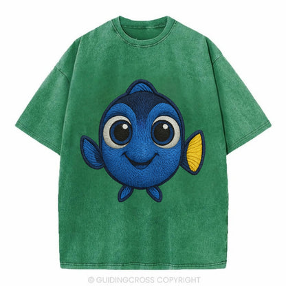 Baby Blue Tang - bright blue with yellow tail, big eyes, front-facing, Dory-style - Vintage T-shirt - Forest Mist(Green)