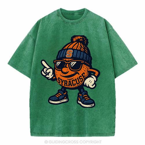 Syracuse Orange wearing Syracuse beanie with S patch - Vintage T-shirt
