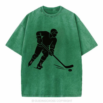 Ice hockey player shooting puck - Vintage T-shirt - Forest Mist(Green)