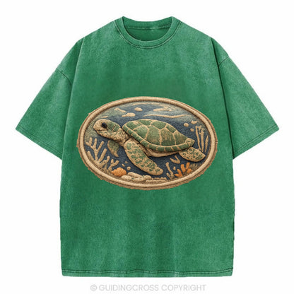 SEA TURTLE - swimming turtle in green and blue , ocean life - Vintage T-shirt - Forest Mist(Green)