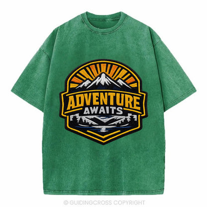 ADVENTURE AWAITS - mountain sunrise with text in gold and blue , wanderlust - Vintage T-shirt - Forest Mist(Green)