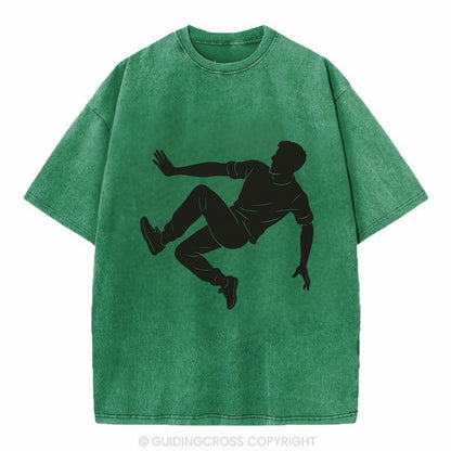Parkour athlete wall run - Vintage T-shirt - Forest Mist(Green)