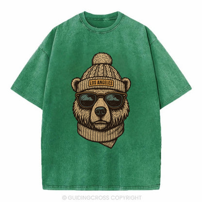 California Grizzly Bear wearing Los Angeles beanie with pom pom and wayfarer - Vintage T-shirt - Forest Mist(Green)