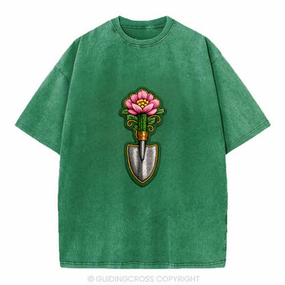 Embroidered patch design - GARDENING TROWEL FLOWER - garden tool with blooming - Vintage T-shirt - Forest Mist(Green)