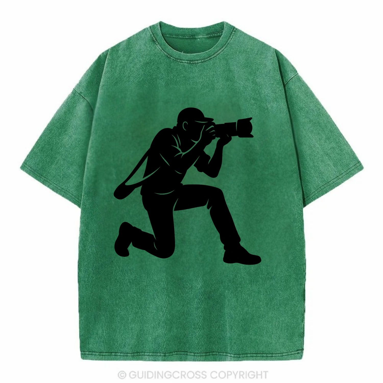 Photographer capturing perfect shot - Vintage T-shirt - Forest Mist(Green)