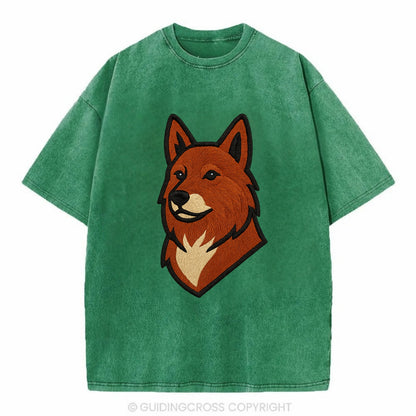 Finnish Spitz - Fox-red pointed ears embroidered pose - Vintage T-shirt - Forest Mist(Green)