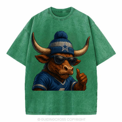 Texas Longhorn wearing Cowboys silver and blue beanie with star and wayfarer - Vintage T-shirt - Forest Mist(Green)