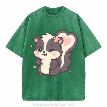 fluffy skunk with heart-shaped tail pattern, one paw up showing sass - Vintage T-shirt - Forest Mist(Green)
