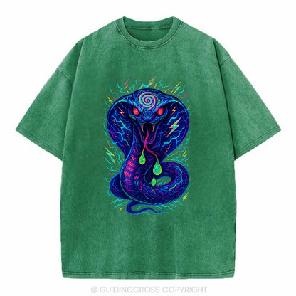 Mesmerizing cobra with hypnotic spiral patterns in the hood, scales that shimmer - Vintage T-shirt - Forest Mist(Green)