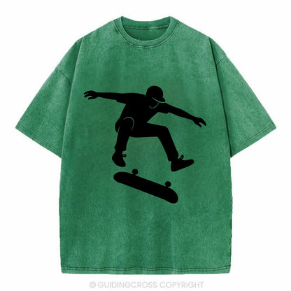 Skateboarder doing kickflip trick - Vintage T-shirt - Forest Mist(Green)