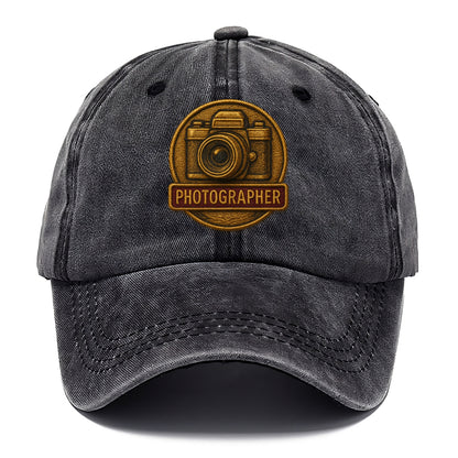 Camera with vintage lens - photographer badge - Classic Cap - Graphite