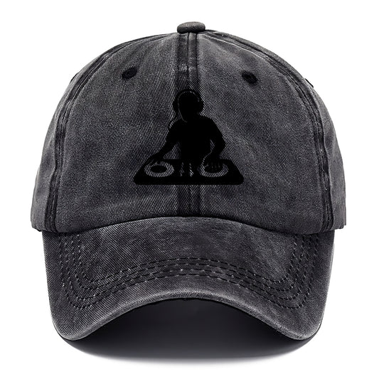 DJ with turntables and headphones - Classic Cap - Graphite