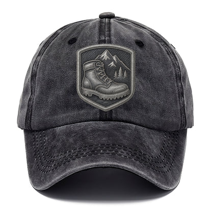Hiking boots with mountain peak - hiker pride - Classic Cap - Graphite
