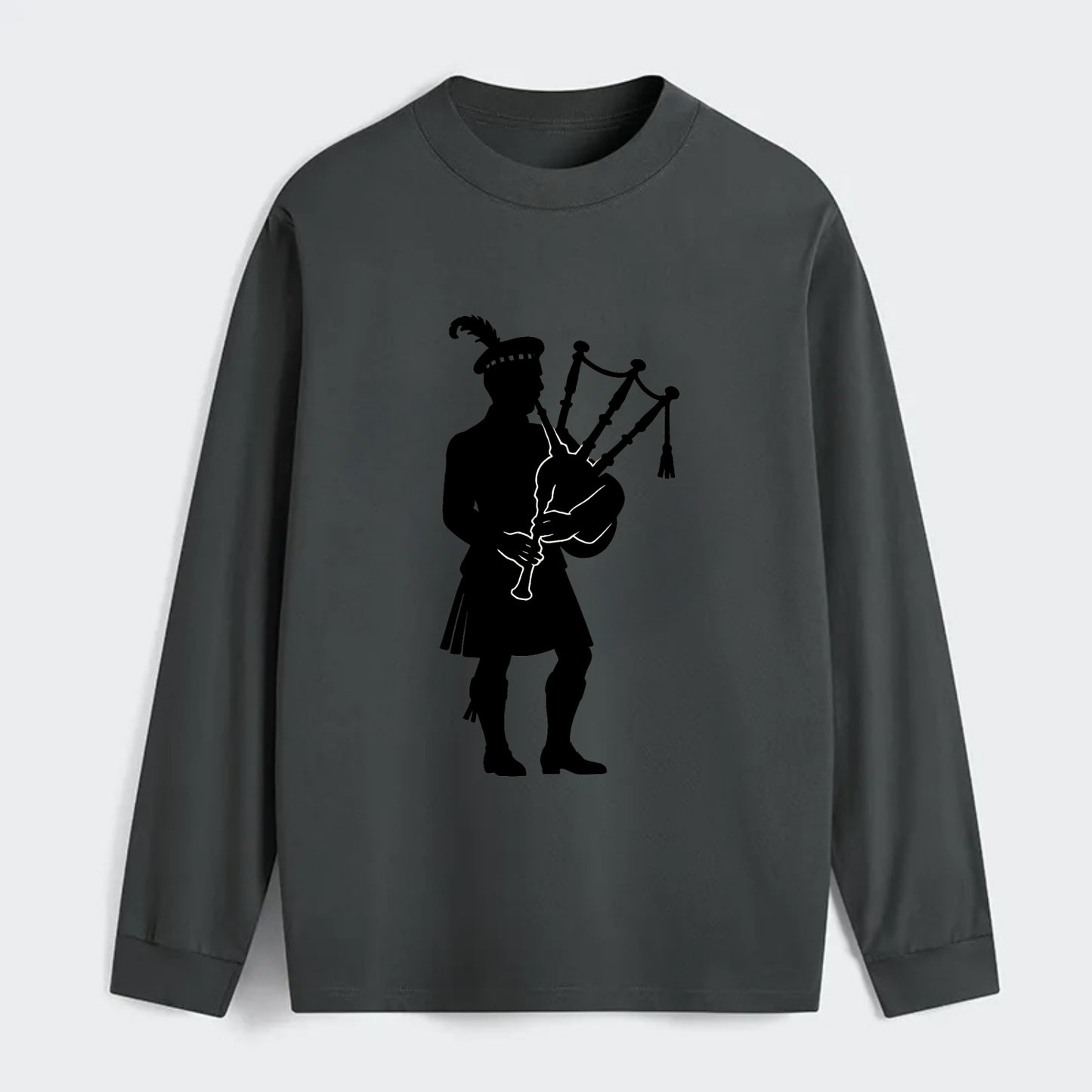 Bagpiper in traditional stance - Classic Long Sleeve Shirt - Gray