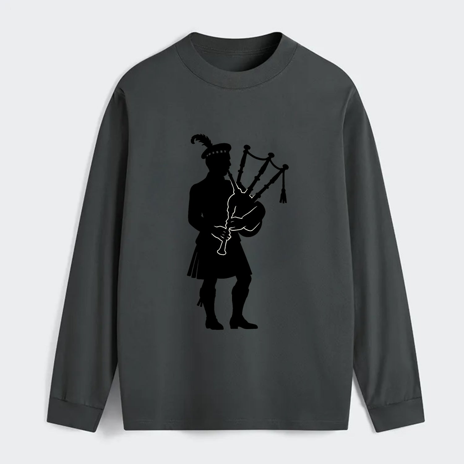Bagpiper in traditional stance - Classic Long Sleeve Shirt - Gray