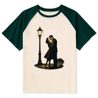 first kiss under vintage street lamp on cobblestone at night - Contrast Raglan T-shirt - Green