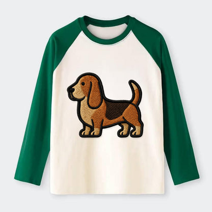 Basset Hound - Trendy low-rider design with prominent black outline - Raglan Long Sleeve T-Shirt - Green