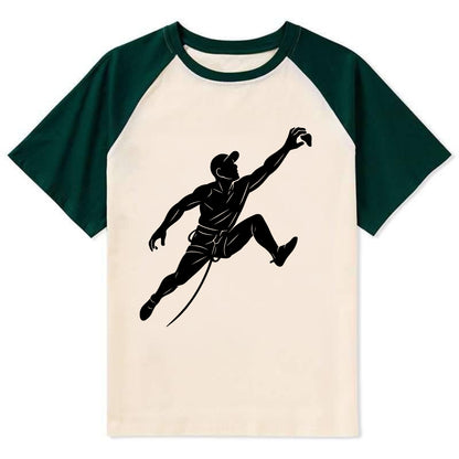 Rock wall climber reaching hold - Contrast Raglan T-shirt - Green