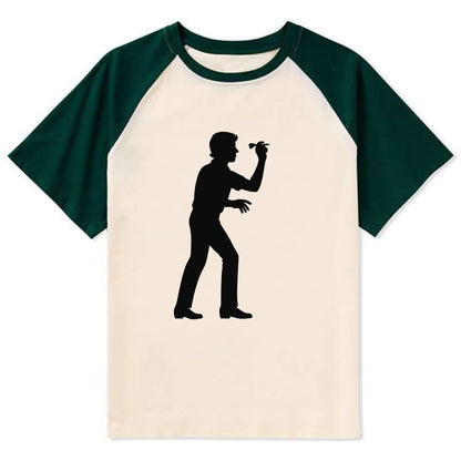 Darts player in throwing stance - Contrast Raglan T-shirt - Green