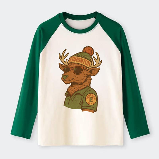 Edmonton Elk wearing Edmonton beanie wit - Raglan Long Sleeve T-Shirt - Green