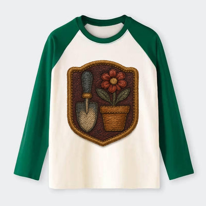 Garden trowel with flower pot - gardener badge - Raglan Long Sleeve T-Shirt - Green