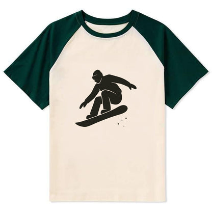 Snowboarder catching air off a jump - Contrast Raglan T-shirt - Green