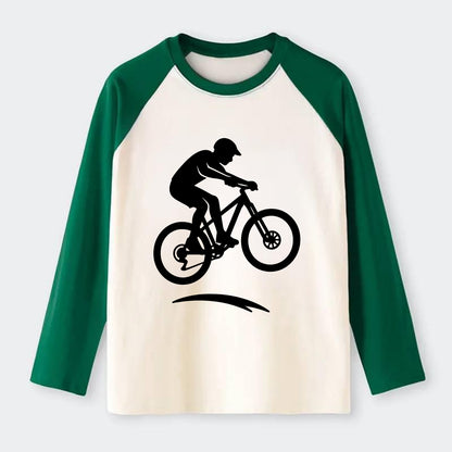 Mountain biker catching air - Raglan Long Sleeve T-Shirt - Green