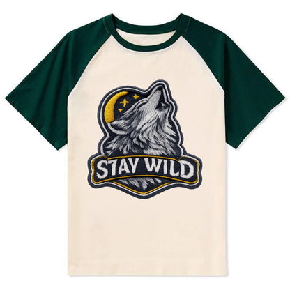 STAY WILD - wolf with text in gray , free spirit - Contrast Raglan T-shirt - Green