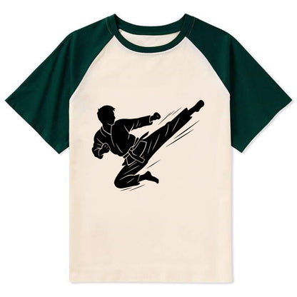 Korean taekwondo flying kick - Contrast Raglan T-shirt - Green