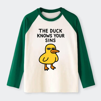 THE DUCK KNOWS YOUR SINS | Yellow duck with judgmental stare - Raglan Long Sleeve T-Shirt - Green