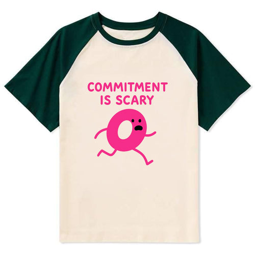 COMMITMENT IS SCARY | Terrified ring running away - Contrast Raglan T-shirt