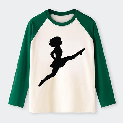 Irish step dancer Riverdance leap - Raglan Long Sleeve T-Shirt - Green