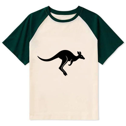 Kangaroo leaping across outback - Contrast Raglan T-shirt - Green